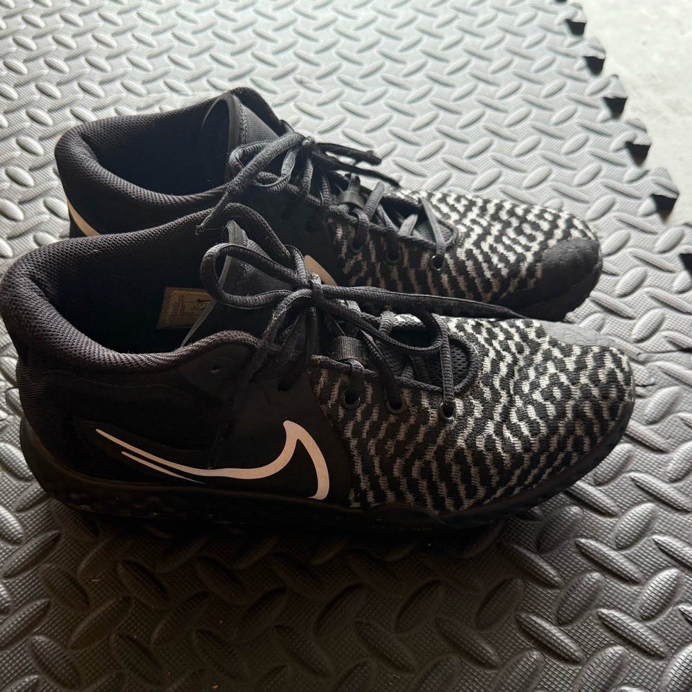 Nike Black and White Patterned Sneakers